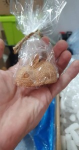 HANDMADE świeczka królik kolor pomarańcz/brąz  35g