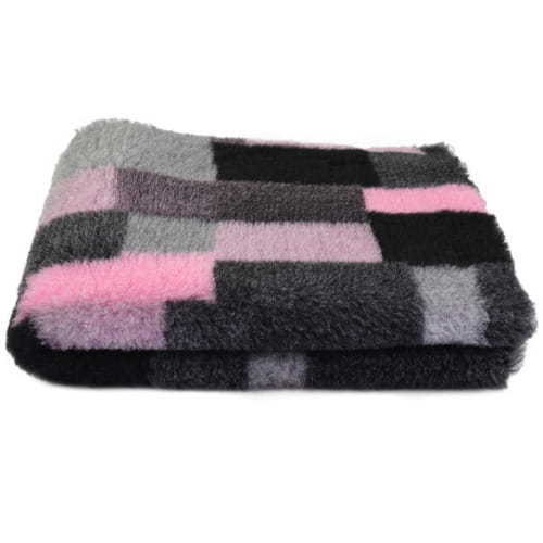 Blovi DryBed VetBed A+ - antypoślizgowe posłanie, legowisko dla zwierząt, różowa krata (patchwork).jpg