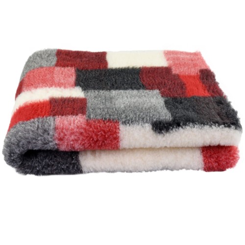 Blovi DryBed VetBed A+ antypoślizgowe posłanie, legowisko dla zwierząt, czerwono-szara krata patchwork.jpg